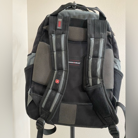 Backpack - Picture 2 of 9